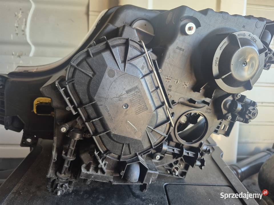 Reflektor Mercedes Actros Arocs Lampy przednie Obłotne