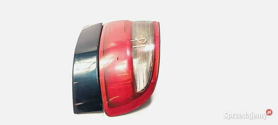 LAMPA PRAWA TYŁ TOYOTA CARINA