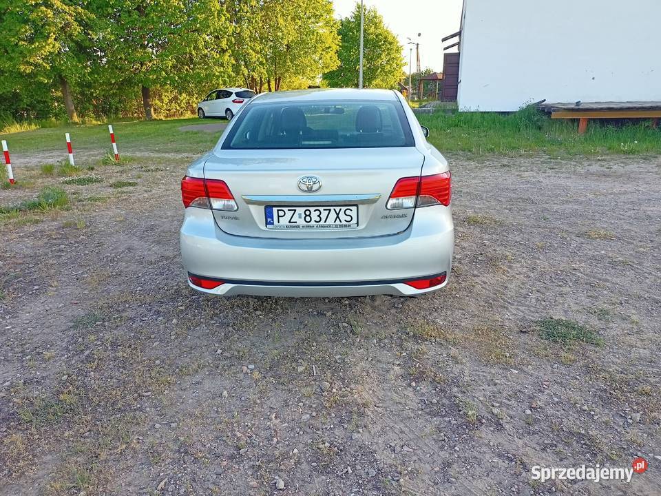 TOYOTA AVENSIS SALON POLSKA Poznań