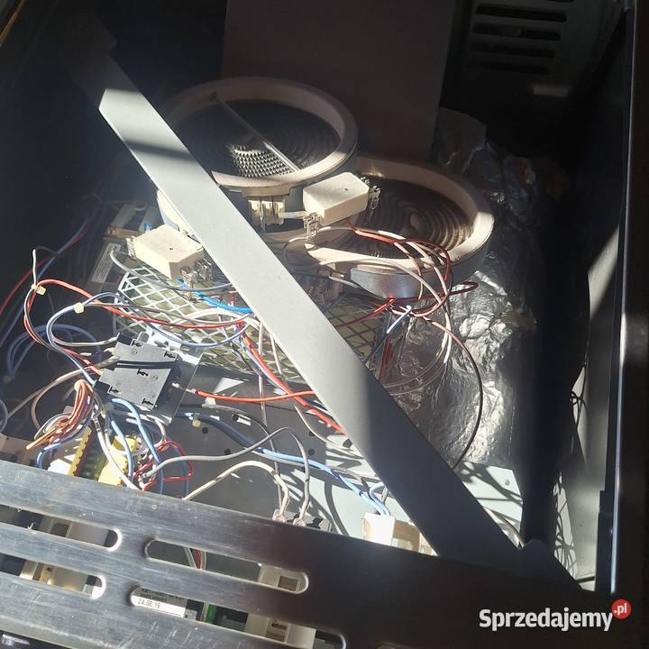 Kuchenka elektrycza Gornejeuszkodzona płyta Bielcza