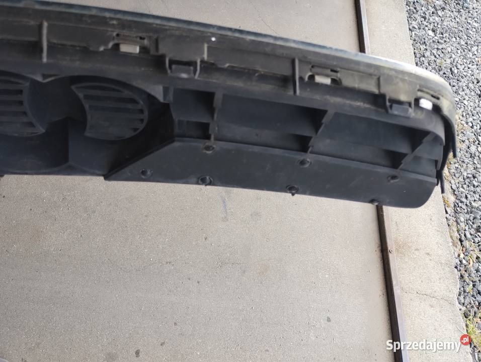 Atrapa grill Audi A3 8l0807683 Śrem