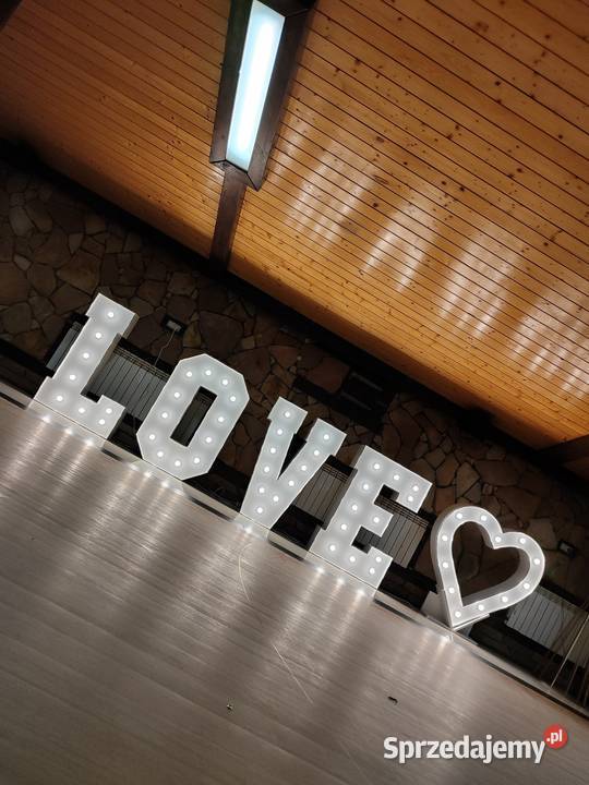 Ciężki dym napis LOVE MIŁOŚĆ ozdoby kwiatowe Spała