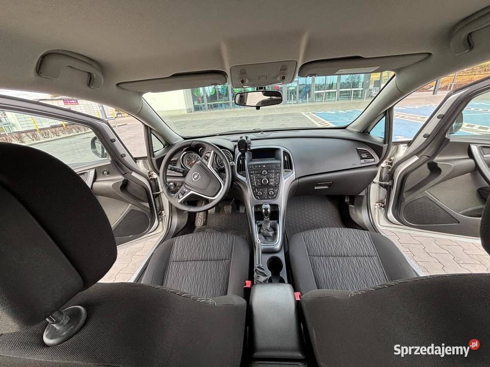 Opel Astra J 14 Turbo LPG 2015 Kombi manualna Zabłędza