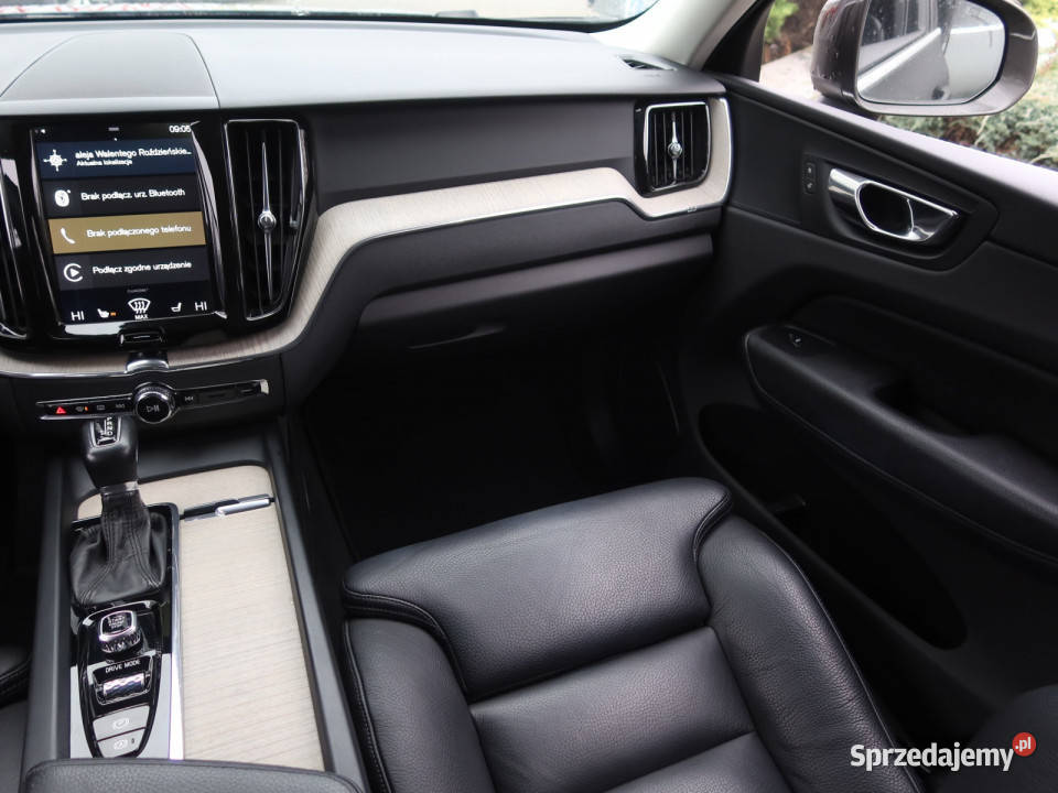 Volvo XC60 D5 AWD skórzana tapicerka Samochody osobowe