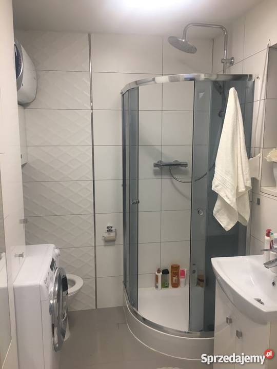 Dom rekreacyjny z linia brzegową jeziora Spalona
