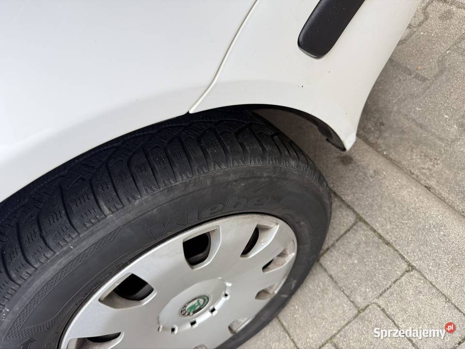 Skoda Octavia tour 2010 16 mpilpg ESP