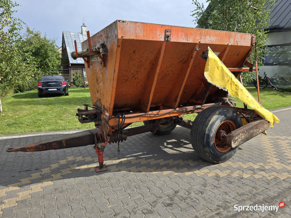 Rozsiewacz wapna AMOS AGMT 5 ton 6 m