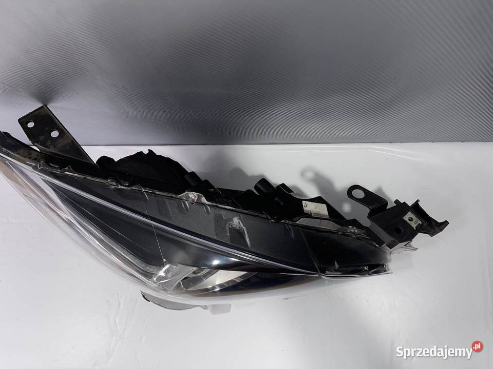 MAZDA 3 PRAWA LAMPA BIXENON NIESKRĘTNA CAŁA Ostroróg