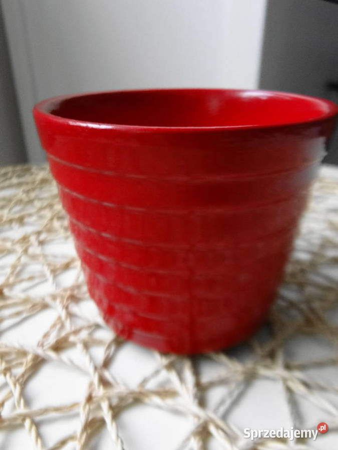 Ładna ceramiczna osłonka na kwiatek