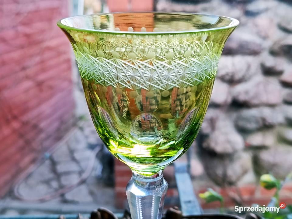 Śliczny kieliszek kryształowy w kolorze cytrynki Porcelana i szkło Klenica