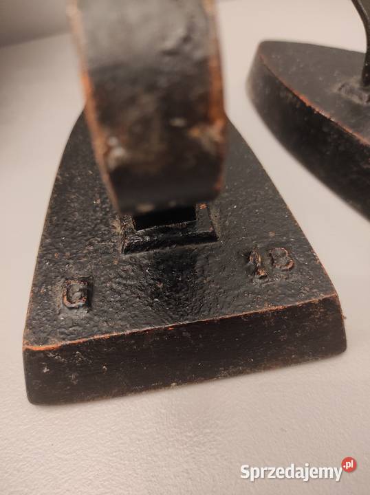 Dwa stare żelazka Legnica
