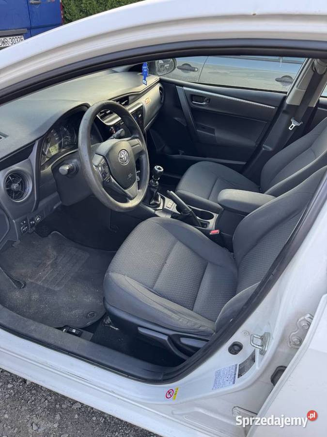 Toyota Corolla e18 13vvti 2018r Czernica