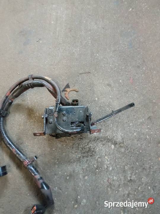 Mitsubishi L200 IV 2006 pompka blokady mostu