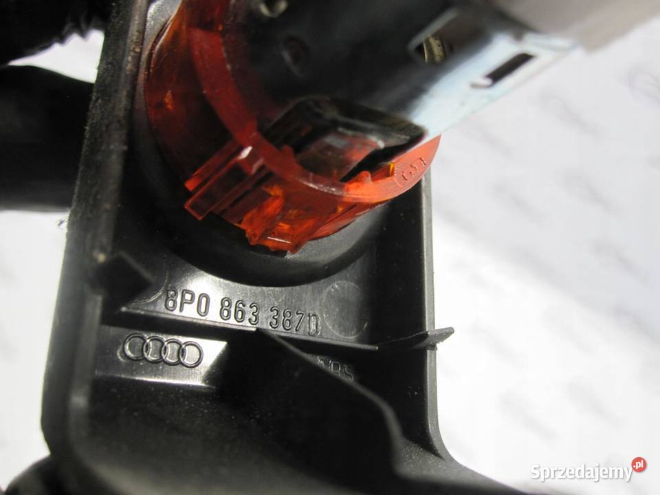 AUDI A3 8P LIFT 12r zapalniczka gniazdo osobowe