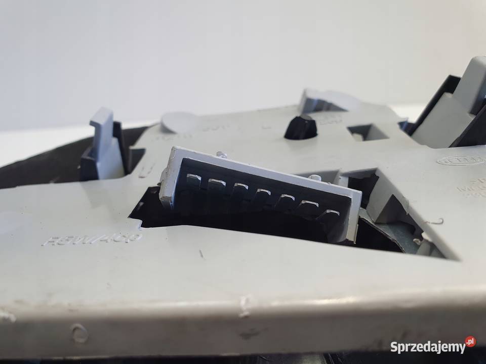 Jaguar SType lift 0407r TYLNA LAMPA LEWA lewy osobowe Rudka