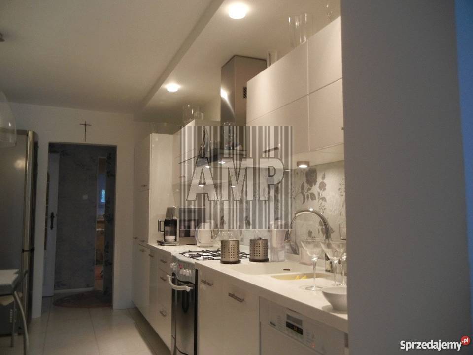 Niepowtarzalny dom z basenem Domy