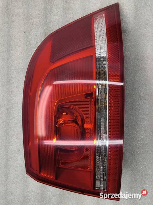 LAMPA PRAWY TYŁ KOMBI VW PASSAT B7 3AF945096A osobowe wielkopolskie