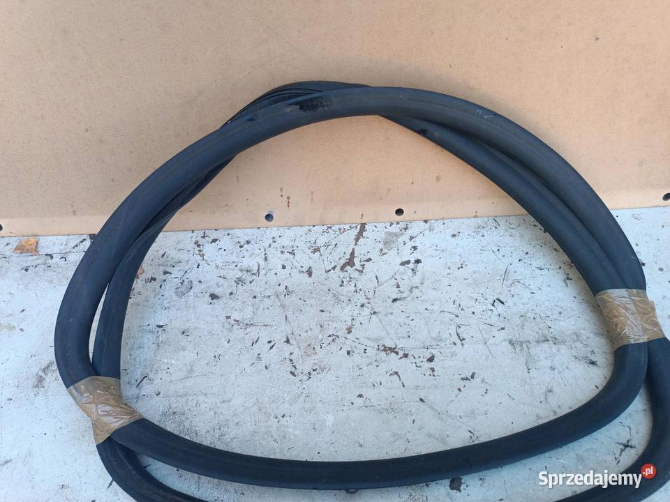 USZCZELKA DRZWI PRAWY TYŁ VW CADDY 2K 19 TDI sprzedam