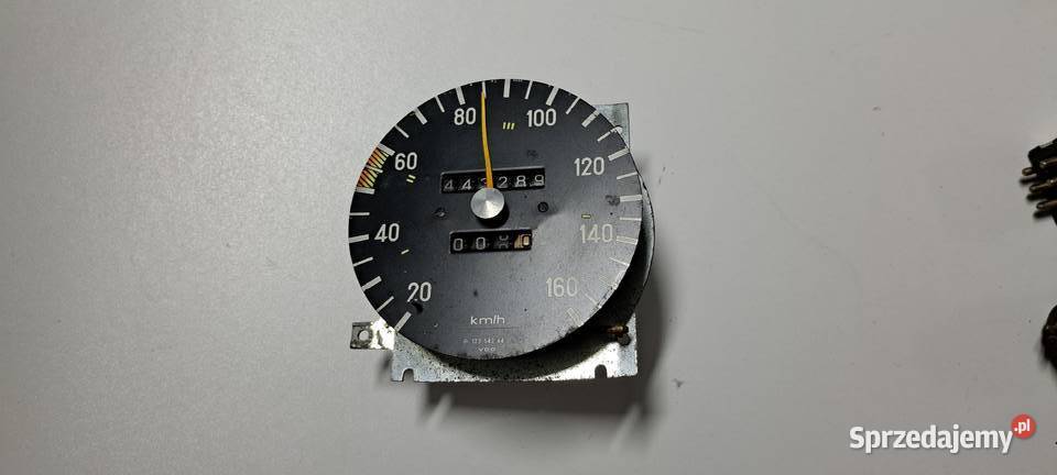 Prędkościomierz uszkodzony Mercedes W123 osobowe