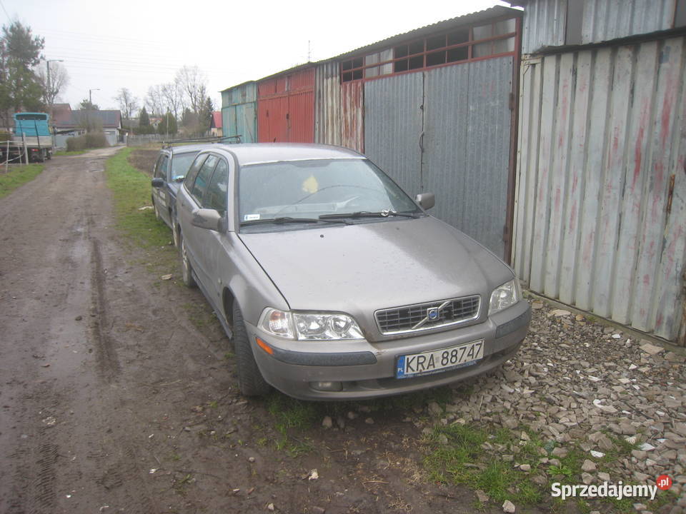 Grill atrapa chłodnicy Volvo s40 v40 lift Rok produkcji 2004 małopolskie Kraków