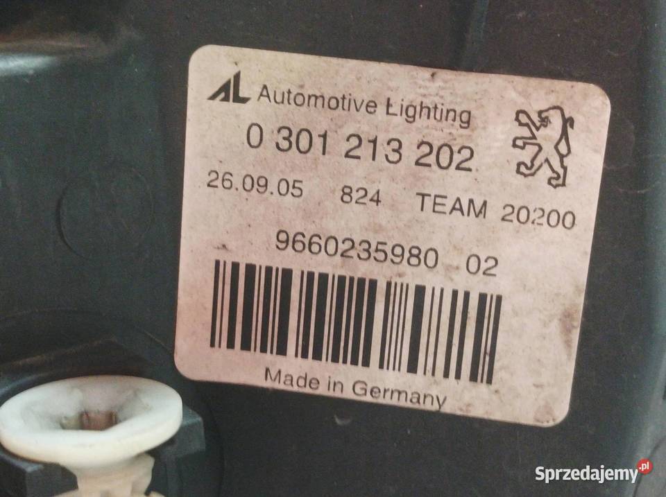 LAMPA PRZÓD PRAWA 9660235980 0301213202 Peugeot