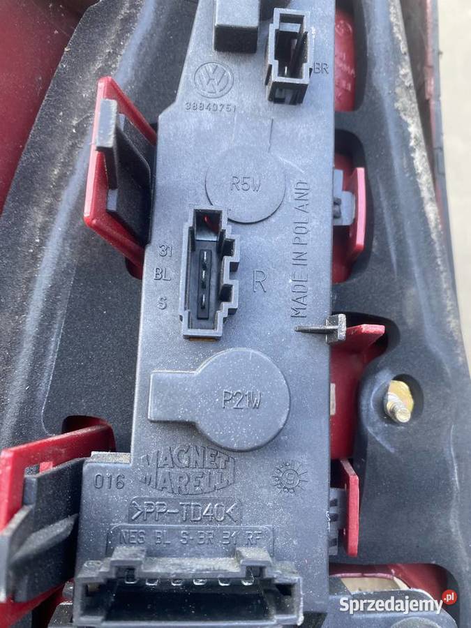 Lampa Tylna Prawa VW Golf IVBora Kombi 38840751 osobowe wielkopolskie Ostrów Wielkopolski