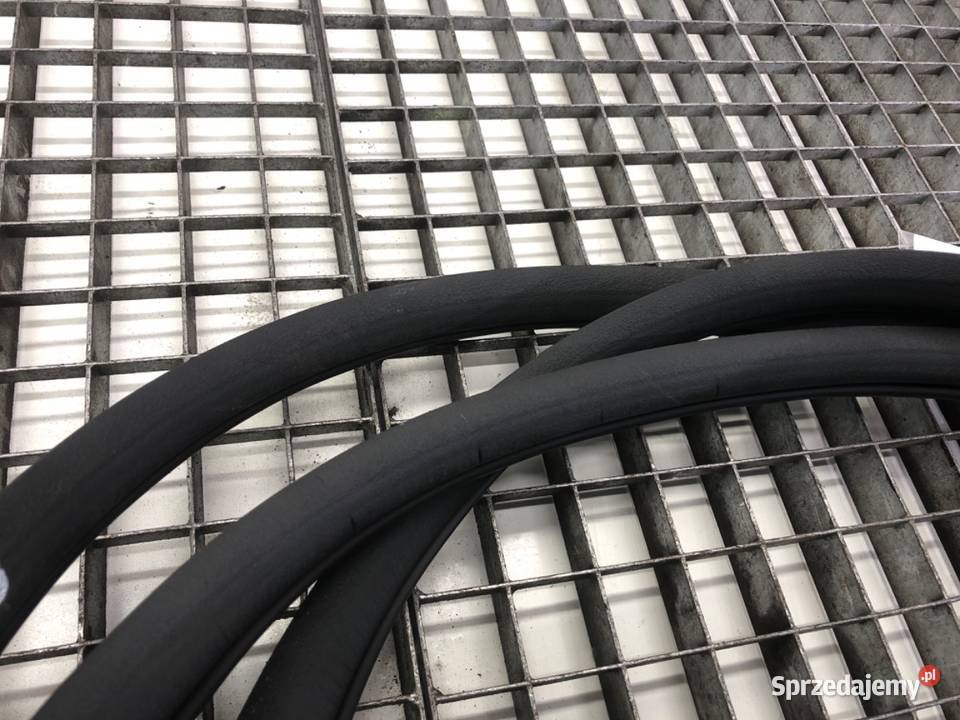 USZCZELKA DRZWI PRZÓD PRAWA HONDA CRV V SUV osobowe