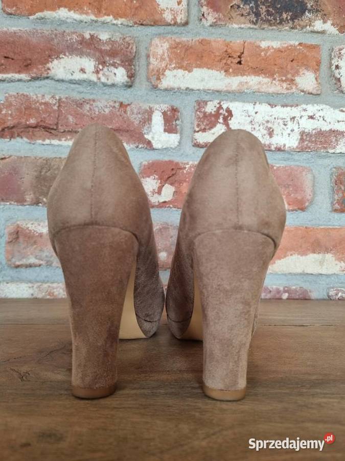 Beżowe czółenka na obcasie mazowieckie sprzedam