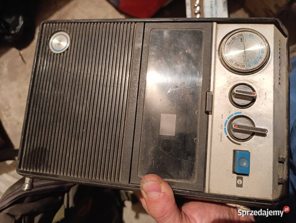 radioodtwarzacz kasetowy marki Rexton Mielec