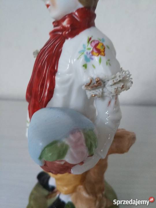 Figurka młodzieniec z koszem małopolskie Ropa