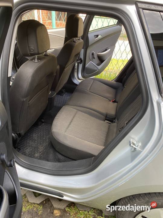 Opel Astra J manualna