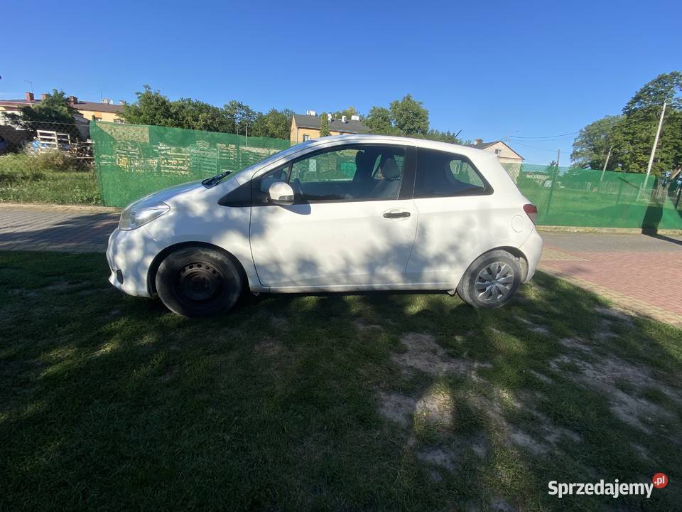 Toyota Yaris 2012 14D nieuszkodzony Okuniew