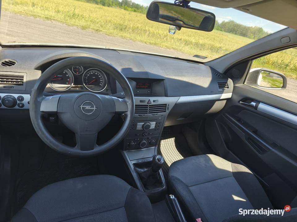 Opel Astra 2005 16 benzyna 238 przebiegu lubelskie Łuków