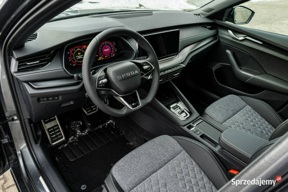 koda Octavia Combi Sportline 15 TSI mHEV 150 DSG światła przeciwmgielne Łódź
