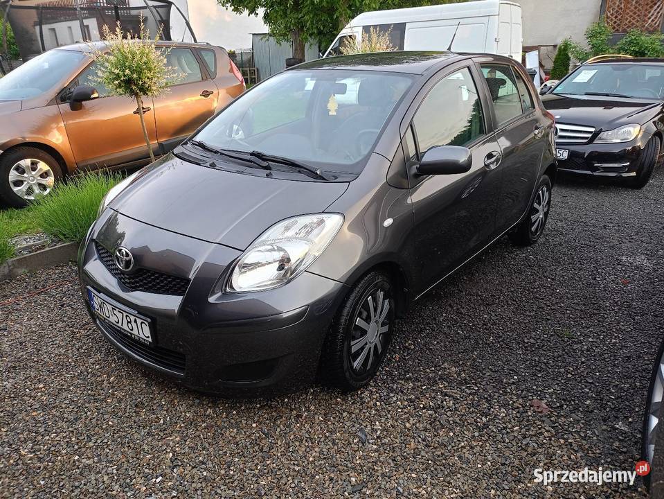 Toyota Yaris 13 101 130 radio Gorzyczki sprzedam