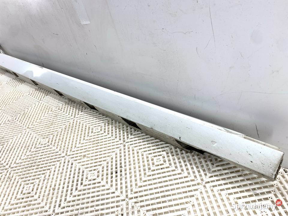 LISTWA PROGOWA PRAWY RLINE VW PASSAT B8 Kombi osobowe