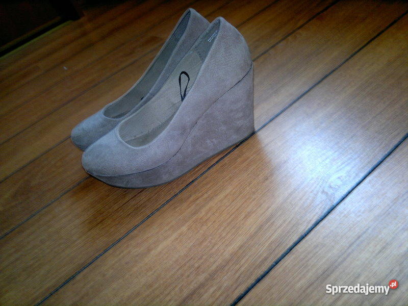 Buty na koturnie HM Ciechocinek