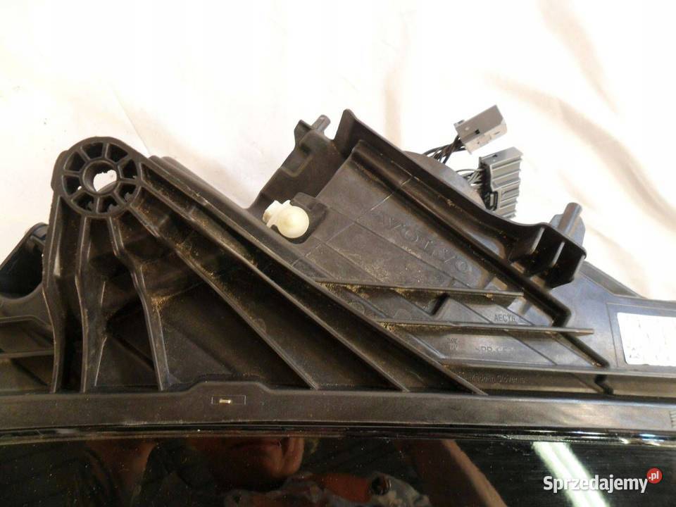 Reflektor Przód strona prawa Volvo V60 B01720206 osobowe