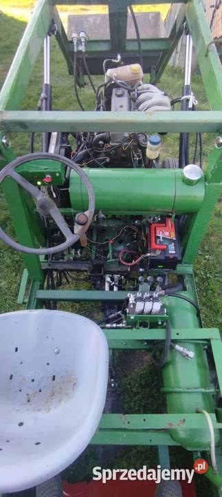 Sprzedam mini ładowarkę z łyżką trzeba jedynie Dobryniów-Kolonia