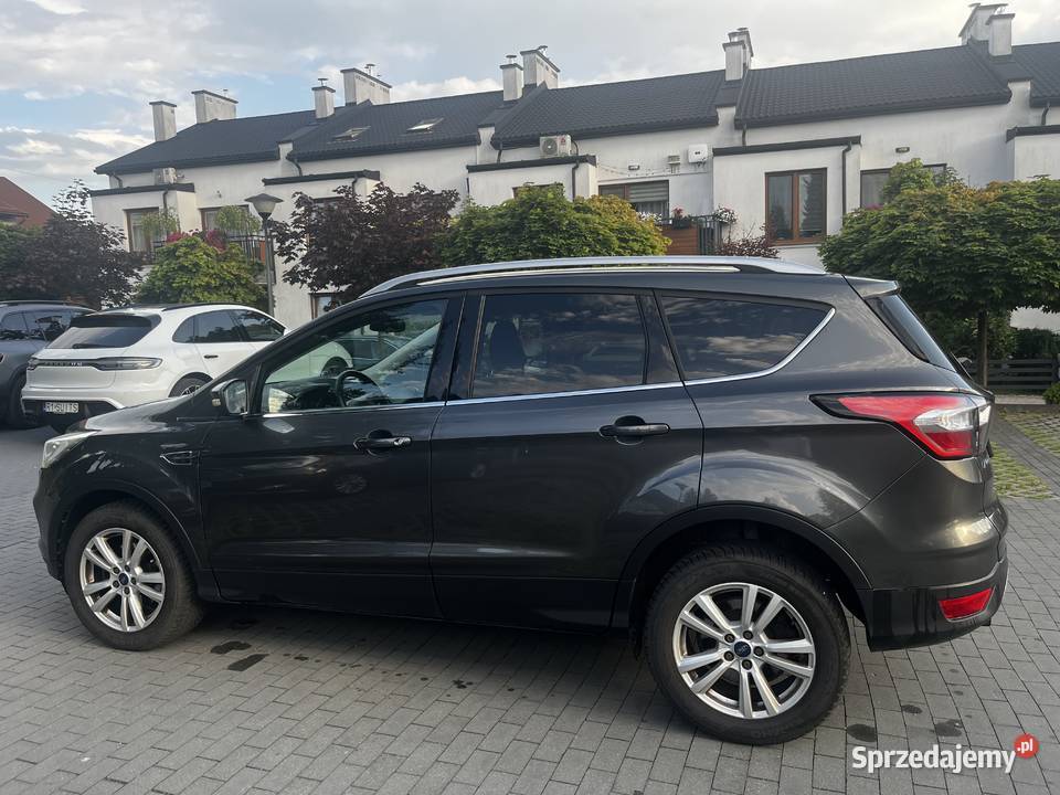 Ford Kuga 2017 15 EcoBoost 150 Pierwszy