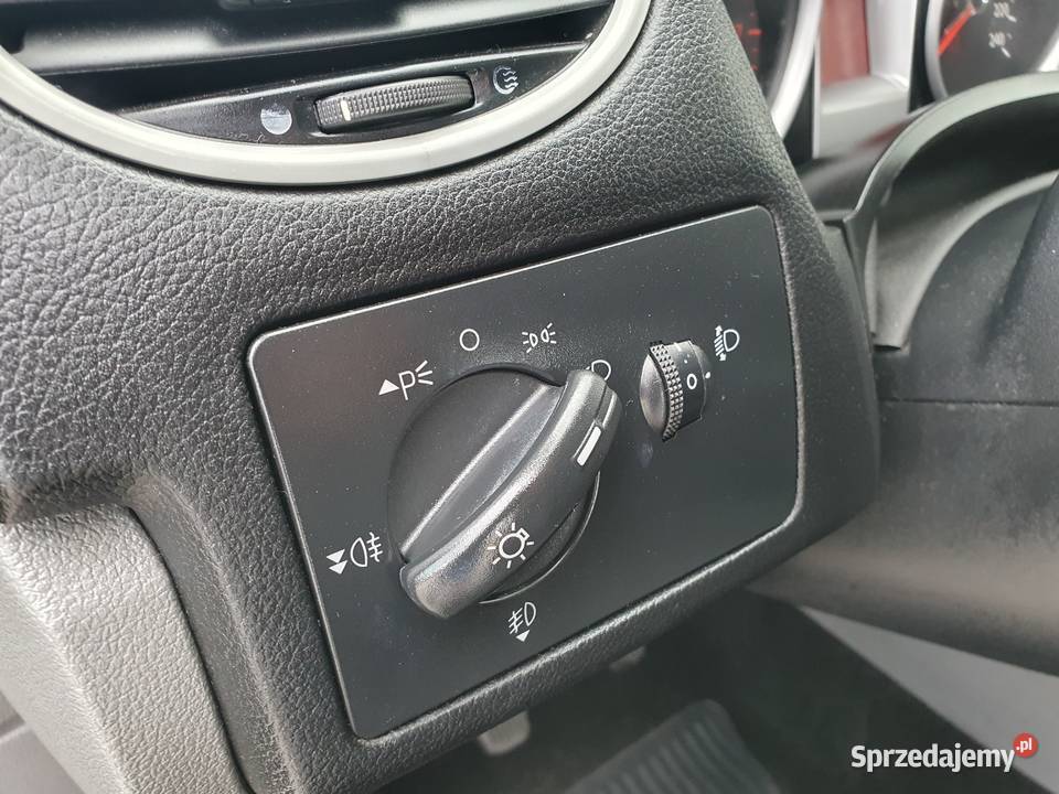 FORD FOKUS II LIFT 2008 16 BENZYNA nieuszkodzony sprzedam