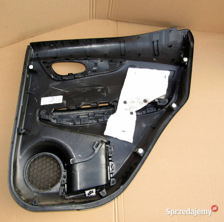 BOCZEK TAPICERKA DRZWI TYLNYCH LEWY PRAWY NISSAN Mysłaków