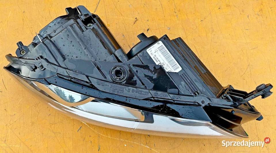 VW PASSAT B7 1014 LAMPA PRAWA BIXENON LED Radom