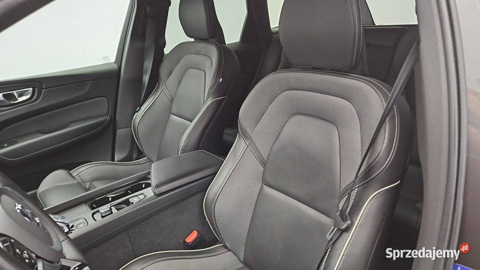 Volvo XC 60 B4 D AWD Plus Dark aut Z Polskiego sprzedam