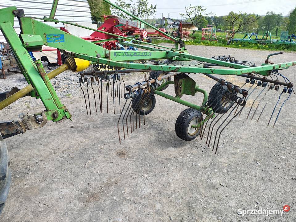 Zgrabiarka karuzelowa DeutzFahr Ks 170 Do hodowli zwierząt śląskie Simoradz sprzedam