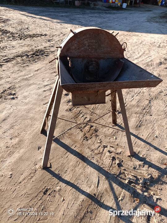 Młynek bijakowy śrutownik Kadzidło