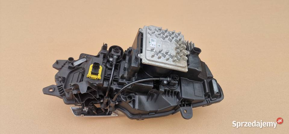 DAF XF XG XG LAMPA REFLEKTOR PRAWY PRZÓD Bieleń