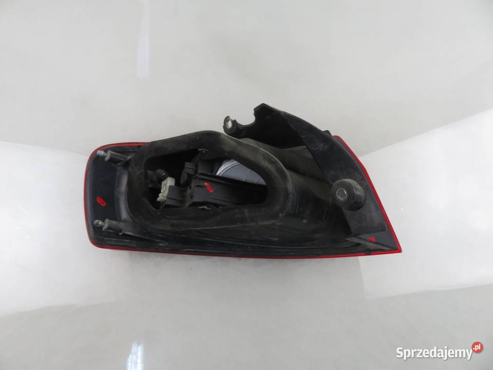 LAMPA PRAWA TYLNA FIAT CROMA II 194