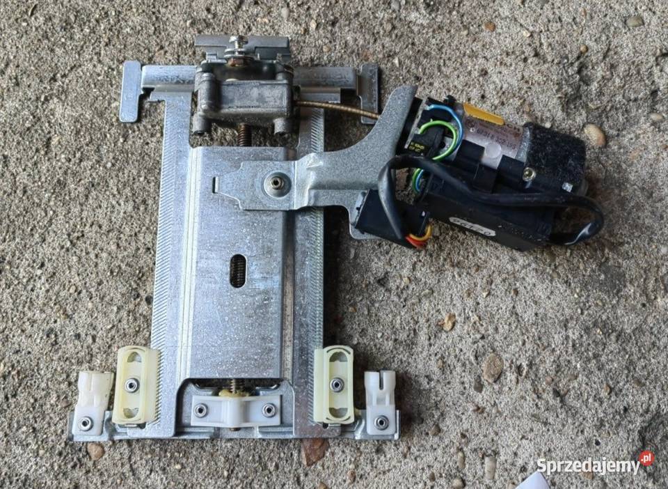 Silniczek regulacji fotela zagłówka BMW E38 E39 Żory