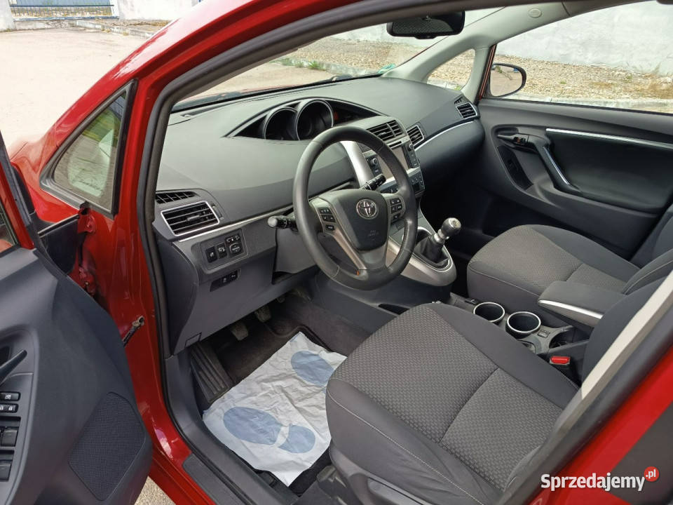 Toyota Verso Bezwypadkowy ks serwisowa 4/5 Janów Lubelski sprzedam